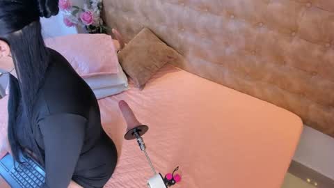 Snapshot of ariana_morelly chatting on April 15, 11:39 am ARIANA MORELLY online show from April 15, 11:39 am