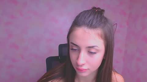 Snapshot of ariana_muur chatting on September 18, 5:20 am Ariana online show from September 18, 5:20 am