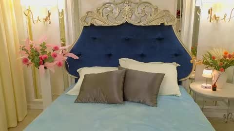 Snapshot of ariana_petite chatting on May 20, 11:11 pm Ariana online show from May 20, 11:11 pm