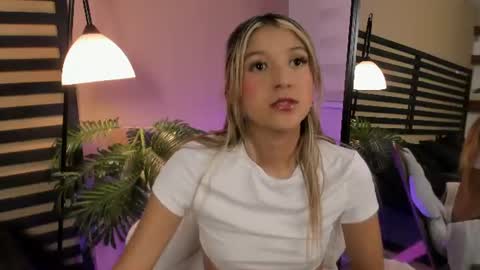Ariana  online show from June 22, 1:52 pm