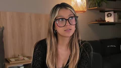 Ariana  online show from July 25, 2:14 pm