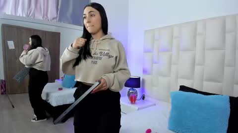  ariana  online show from October 6, 5:21 pm