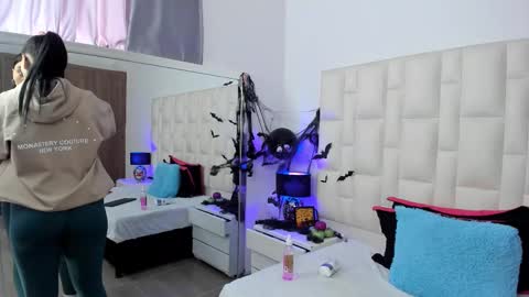  ariana  online show from October 16, 4:41 pm