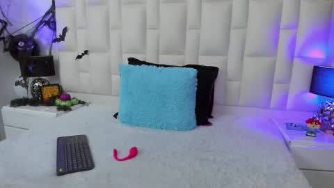  ariana  online show from October 24, 5:09 pm