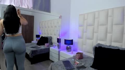  ariana  online show from February 9, 4:44 pm