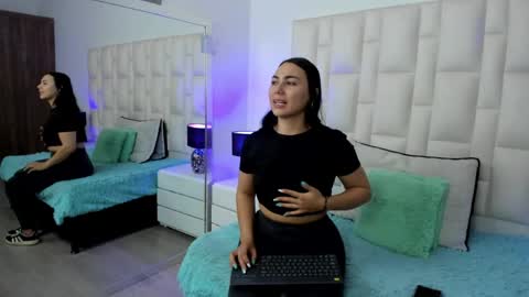  ariana  online show from May 22, 4:12 pm