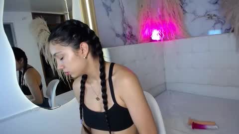 ariana_toro online show from December 5, 11:41 am