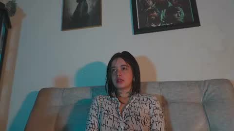 Snapshot of ariana_whitee chatting on June 12, 9:57 pm ariana_whitee online show from June 12, 9:57 pm