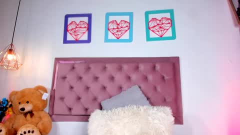 Snapshot of ariana_zc_ chatting on March 8, 11:49 pm Susan online show from March 8, 11:49 pm