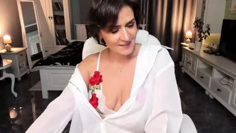 Ana online show from November 5, 3:12 pm