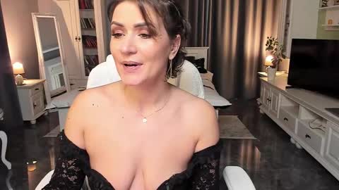 Ana online show from December 1, 2:00 pm