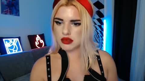 Snapshot of arianasaint chatting on December 19, 6:26 pm Mistress Ariana online show from December 19, 6:26 pm