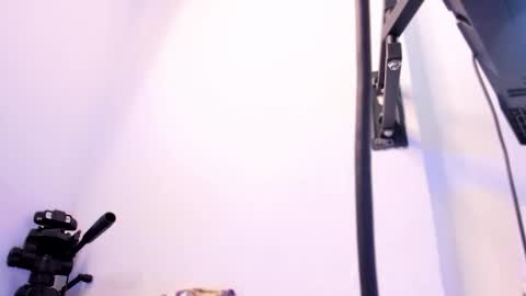 Ari  online show from December 19, 1:18 pm