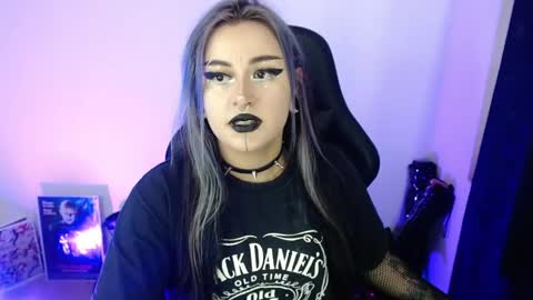 Snapshot of arianauwu666 chatting on May 4, 9:33 pm help me 100 hands up my OF is Free online show from May 4, 9:33 pm