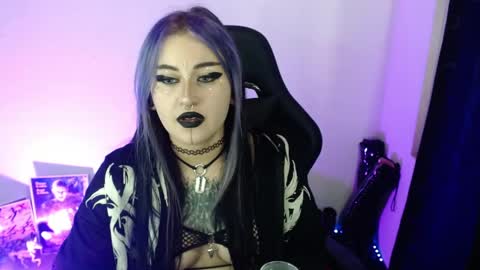 Snapshot of arianauwu666 chatting on May 19, 6:36 pm help me 100 hands up my OF is Free online show from May 19, 6:36 pm