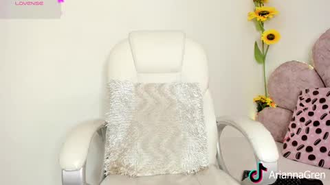 Arianna online show from February 17, 7:31 pm