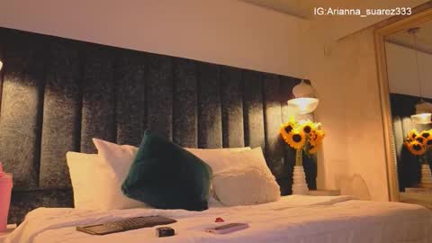 Snapshot of arianna_suarez1 chatting on October 22, 7:46 pm Arianna online show from October 22, 7:46 pm