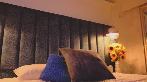 Arianna online show from March 18, 7:39 pm