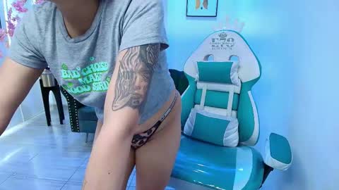 arianna_sweeet online show from September 26, 3:43 am