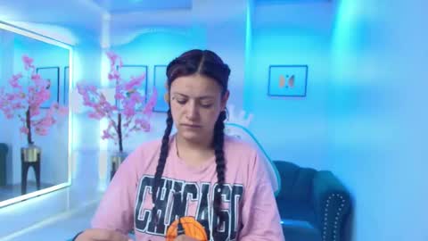 arianna_sweeet online show from January 8, 3:31 am