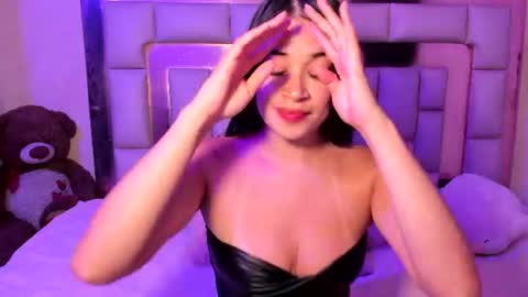 ariannacolins online show from July 29, 1:59 am