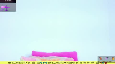 Snapshot of ariannalewis1 chatting on April 22, 7:59 pm Arianna online show from April 22, 7:59 pm