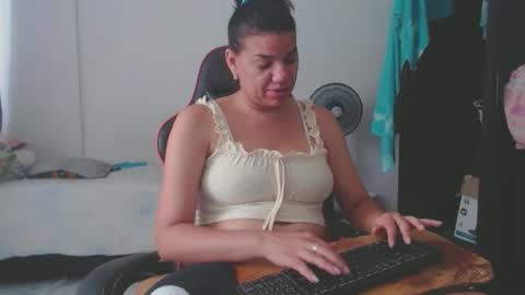 ariannaloovel online show from March 30, 3:13 pm