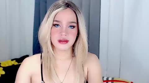 ARIANNE CUMS  online show from March 7, 8:23 am