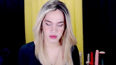 ARIANNE CUMS  online show from September 17, 7:10 am