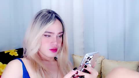 ARIANNE CUMS  online show from March 13, 8:54 am