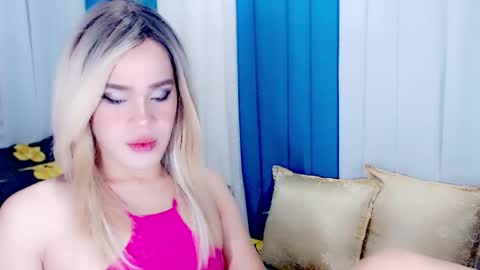 ARIANNE CUMS  online show from March 18, 6:38 am