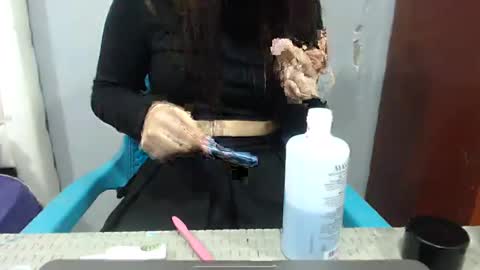 Snapshot of ariannysex_ chatting on January 17, 1:25 am ariannysex_ online show from January 17, 1:25 am