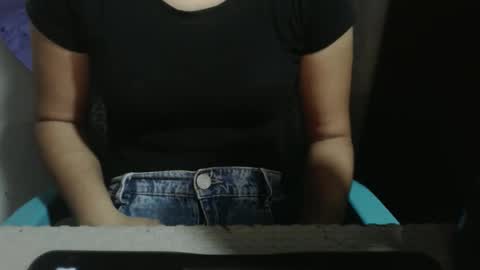 Snapshot of ariannysex_ chatting on October 3, 3:47 am ariannysex_ online show from October 3, 3:47 am