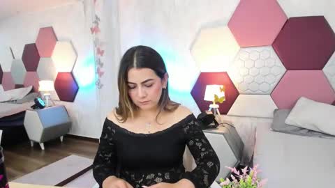 aria online show from May 30, 5:21 pm