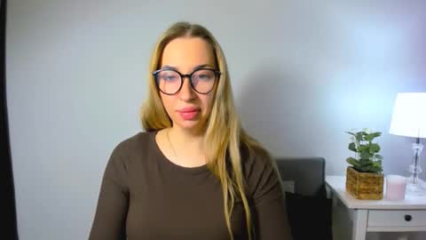 Aria online show from November 29, 6:16 am