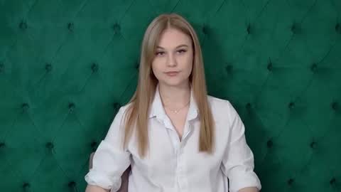 Snapshot of ariawell chatting on October 7, 5:21 pm Aria online show from October 7, 5:21 pm