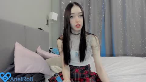 Snapshot of ariel_rouse chatting on December 2, 5:37 pm Ariel online show from December 2, 5:37 pm