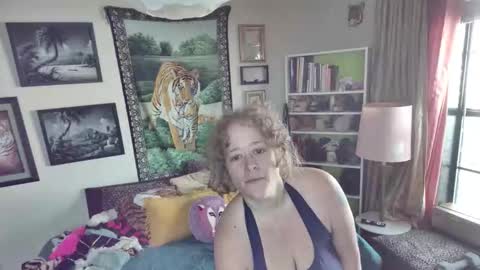 Arielle Ari online show from October 7, 6:27 pm