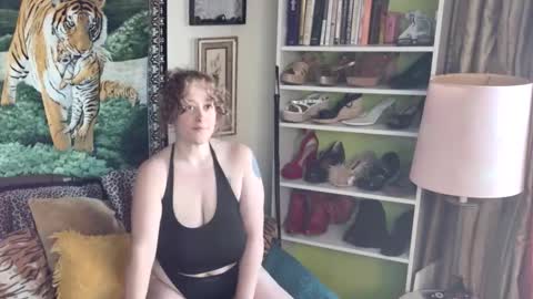 Arielle Ari online show from December 2, 7:53 pm