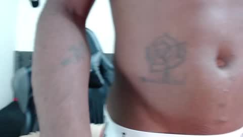 Snapshot of arielbronwxxx chatting on February 17, 2:37 pm chris online show from February 17, 2:37 pm