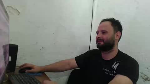 Snapshot of arield85 chatting on December 3, 9:45 pm Ariel online show from December 3, 9:45 pm