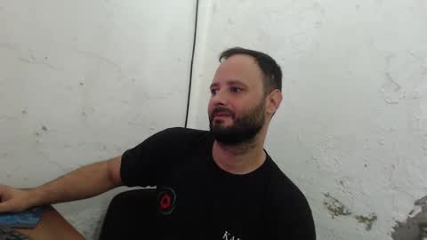 Snapshot of arield85 chatting on January 21, 2:26 pm Ariel online show from January 21, 2:26 pm