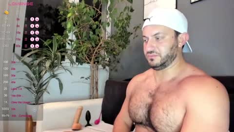 Ariel online show from December 12, 3:54 am