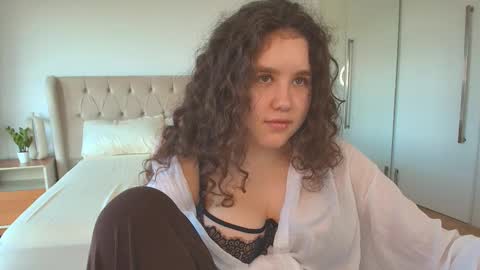 Ariella GTM3  Tue Wed Thu Fri Sat  0400 am-1030pm online show from February 19, 7:21 pm