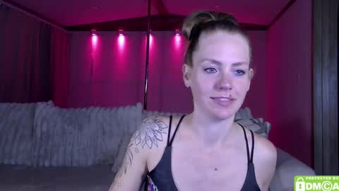 Arielle NDour online show from February 10, 4:19 am