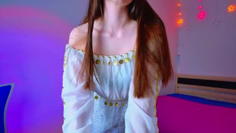Snapshot of arielstonks_lovee chatting on December 9, 6:34 am arielstonks_lovee online show from December 9, 6:34 am