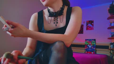 Snapshot of arielstonks_lovee chatting on January 9, 2:33 am arielstonks_lovee online show from January 9, 2:33 am