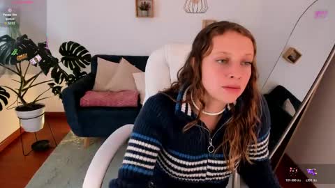 Snapshot of arii_1010_ chatting on May 1, 7:40 pm Ari online show from May 1, 7:40 pm