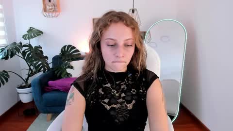 Snapshot of arii_1010_ chatting on May 30, 8:06 pm Ari online show from May 30, 8:06 pm