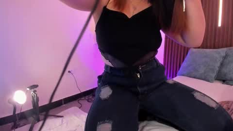  Arianna  online show from February 4, 2:23 pm